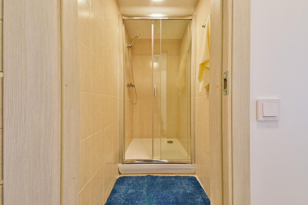 Laisves Avenue Hostel "Easy Kaunas" Kültér fotó